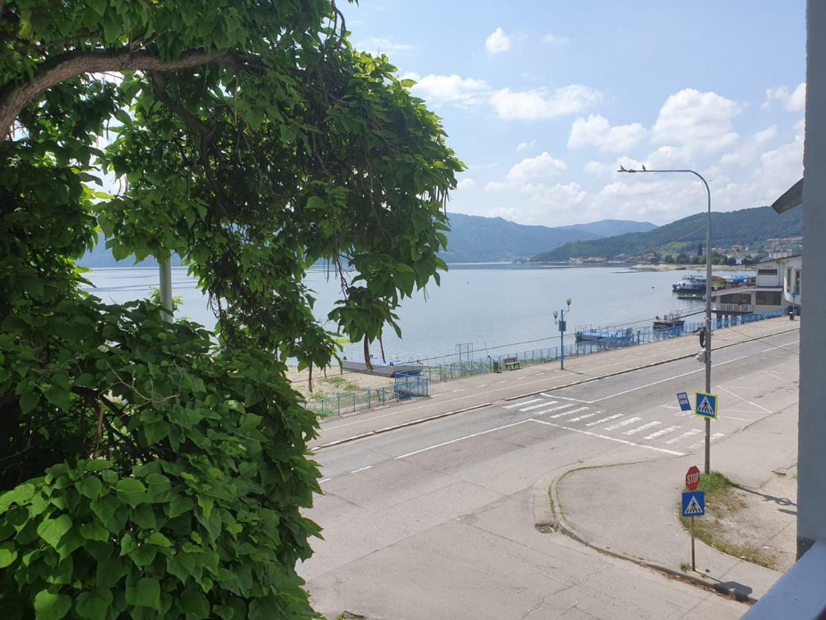 Apartament Denis Διαμέρισμα Orşova Εξωτερικό φωτογραφία