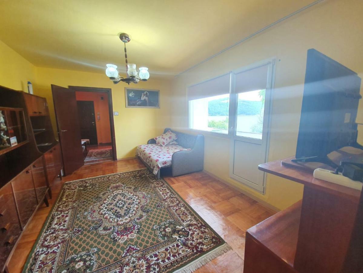 Apartament Denis Διαμέρισμα Orşova Εξωτερικό φωτογραφία