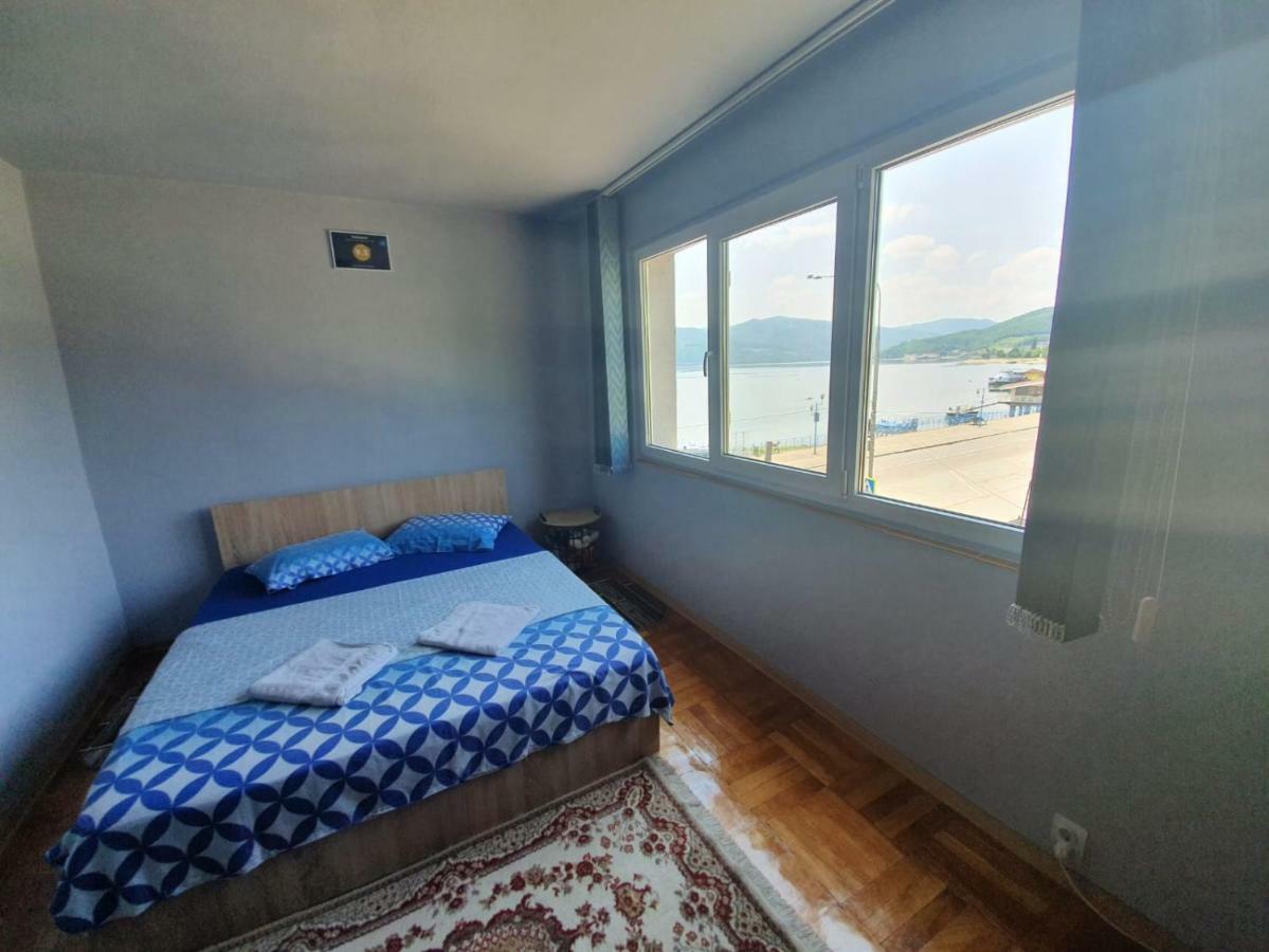 Apartament Denis Διαμέρισμα Orşova Εξωτερικό φωτογραφία